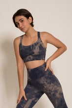 Cargar imagen en el visor de la galería, Alive Charcoal dye-ash Top