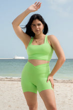 Cargar imagen en el visor de la galería, Aglow Apple Green Top