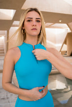 Cargar imagen en el visor de la galería, Zip Vest Bright Blue Top