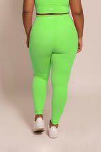 Cargar imagen en el visor de la galería, Aglow Green Apple Leggings