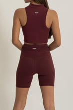 Cargar imagen en el visor de la galería, Solid Wine Short