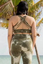 Cargar imagen en el visor de la galería, Alive Green dye-ash Top