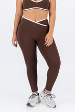 Cargar imagen en el visor de la galería, Align Milk Chocolate Leggings
