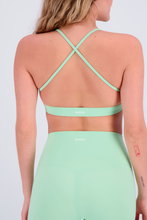 Cargar imagen en el visor de la galería, Tone Matcha Green Top
