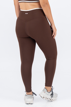 Cargar imagen en el visor de la galería, Align Milk Chocolate Leggings

