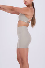 Cargar imagen en el visor de la galería, Infinity Gray Short
