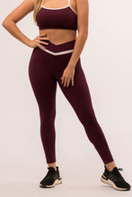 Cargar imagen en el visor de la galería, Compact Wine Carmine Leggings
