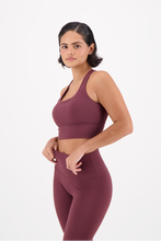 Cargar imagen en el visor de la galería, Solid Wine Top
