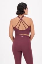 Cargar imagen en el visor de la galería, Solid Wine Top
