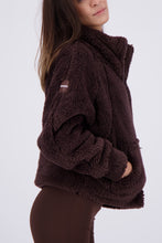 Cargar imagen en el visor de la galería, Fluffy Jacket limited edition
