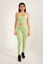 Cargar imagen en el visor de la galería, Daylight Pistachio Green Leggings
