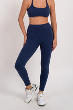 Cargar imagen en el visor de la galería, Scrunch Space Blue Leggings
