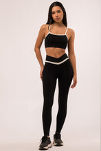 Cargar imagen en el visor de la galería, Compact Black Leggings
