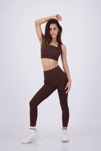 Cargar imagen en el visor de la galería, Wave Syrup Brown Leggings
