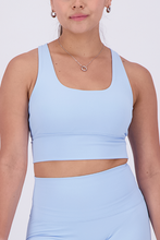 Cargar imagen en el visor de la galería, Solid Light Blue Top
