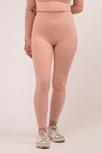 Cargar imagen en el visor de la galería, Posh Pink Leggings
