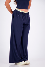 Cargar imagen en el visor de la galería, Polka Blue Flowy Pants
