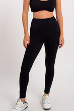 Cargar imagen en el visor de la galería, Harmony Black Leggings
