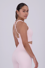 Cargar imagen en el visor de la galería, Solid Milkshake Pink Top
