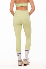 Cargar imagen en el visor de la galería, Ultimate Green Matcha Leggings
