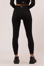 Cargar imagen en el visor de la galería, Posh Black Leggings
