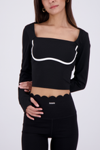Cargar imagen en el visor de la galería, Above Midnight Black Long Sleeve
