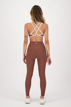 Cargar imagen en el visor de la galería, Ribbed Chai Brown Leggings
