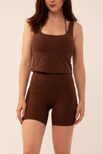 Cargar imagen en el visor de la galería, Brunette Brown Short
