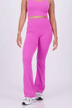 Cargar imagen en el visor de la galería, Soul Mauve Liac Flare Pants

