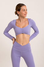 Cargar imagen en el visor de la galería, Adapt Long Sleeve Wisteria Lilac Top
