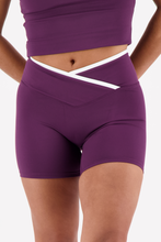 Cargar imagen en el visor de la galería, Align Wine Plum Short
