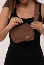 Cargar imagen en el visor de la galería, Belt Cross Body Bag
