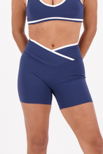Cargar imagen en el visor de la galería, Align Blueberry Blue Short
