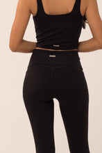 Cargar imagen en el visor de la galería, Onyx Black  Leggings
