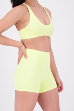 Cargar imagen en el visor de la galería, Nova Butter Cream Top

