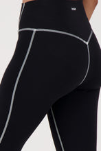 Cargar imagen en el visor de la galería, Restore Black Leggings
