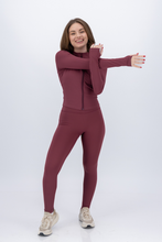 Cargar imagen en el visor de la galería, Form Ruby Wine Jacket
