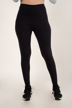 Cargar imagen en el visor de la galería, Seamless  Black Leggings
