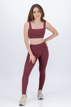 Cargar imagen en el visor de la galería, Form Ruby Red Top
