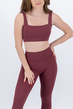 Cargar imagen en el visor de la galería, Form Ruby Red Top
