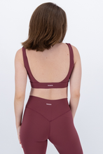 Cargar imagen en el visor de la galería, Form Ruby Red Top
