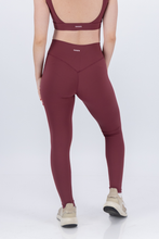 Cargar imagen en el visor de la galería, Form Ruby Wine leggings

