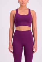 Cargar imagen en el visor de la galería, Solid Grape Top
