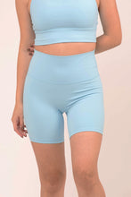 Cargar imagen en el visor de la galería, Daylight Light Blue Short
