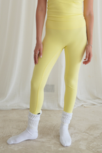 Cargar imagen en el visor de la galería, Rush Sunshine Yellow Leggings
