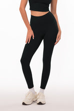 Cargar imagen en el visor de la galería, Daylight Black Leggings
