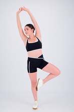 Cargar imagen en el visor de la galería, Bold Black Top
