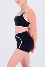 Cargar imagen en el visor de la galería, Bold Black Short
