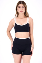 Cargar imagen en el visor de la galería, Aura Black Top
