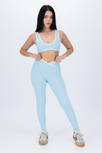 Cargar imagen en el visor de la galería, Align Blue Top
